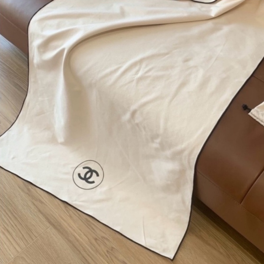 Chanel throw blanket! Pouch with Black Logo and box! NWT